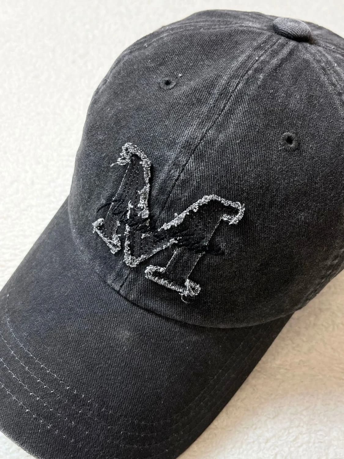 마뗑킴 24FW 피그먼트 매틴 커시브 볼캡 A1798 상품이미지3