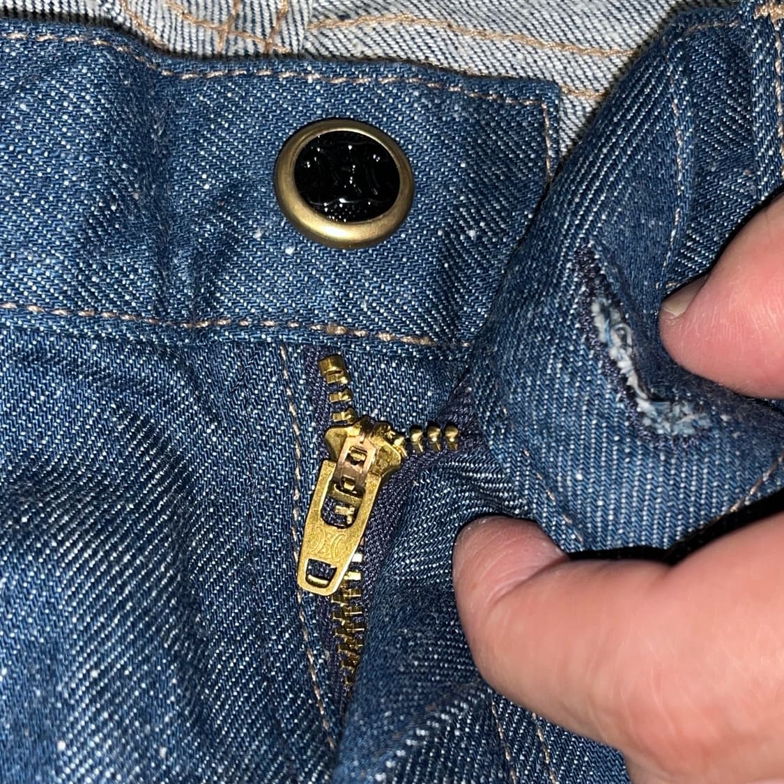 (새상품) “OLD” Céline Straight Jeans 상품이미지4