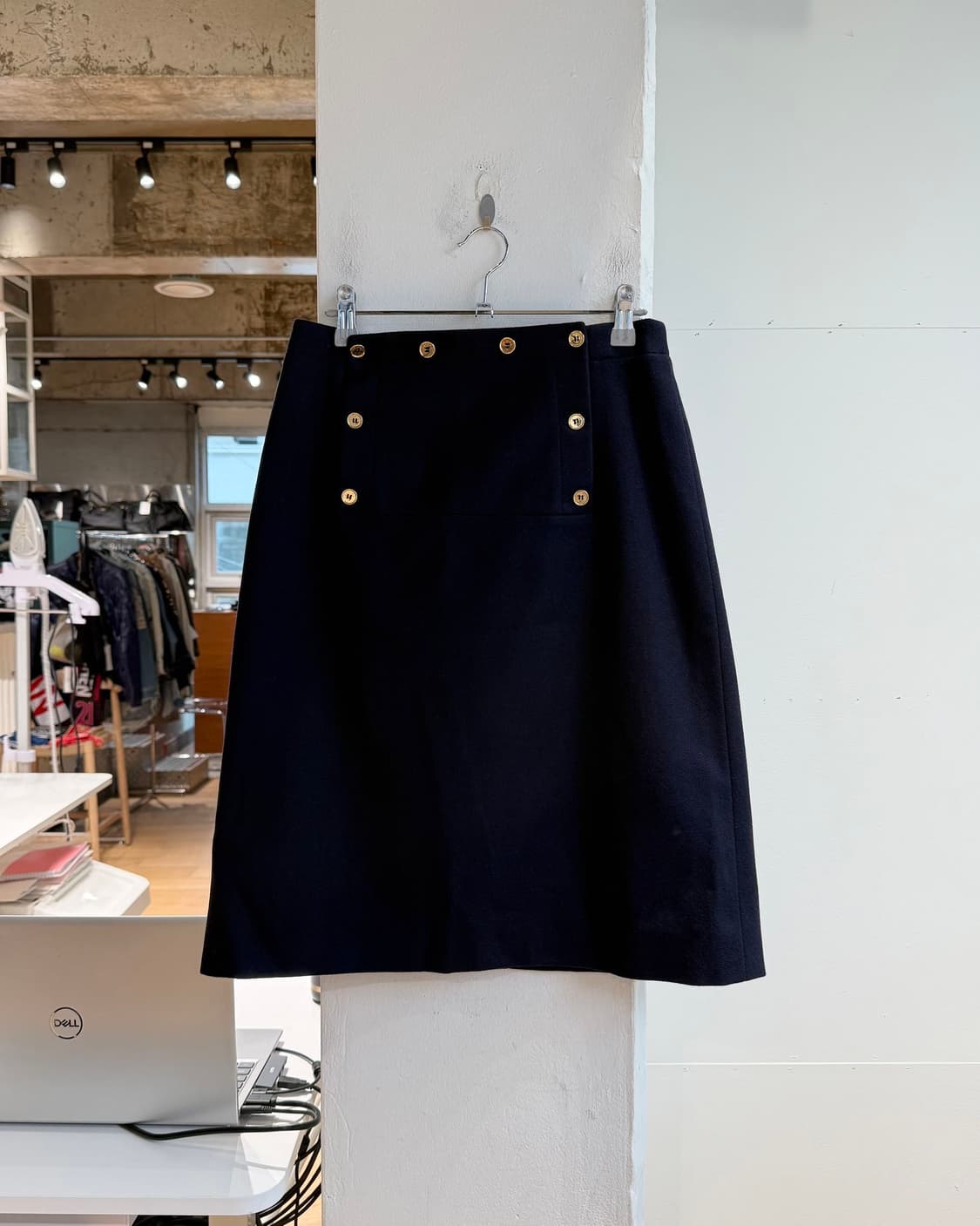 셀린느 네이비 골드 버튼 미디스커트  상품이미지2