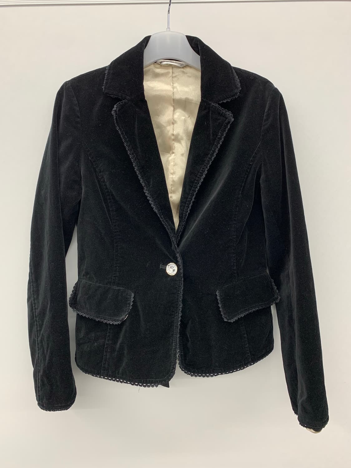 세멘틱디자인 벨벳 버튼 자켓 상품이미지4