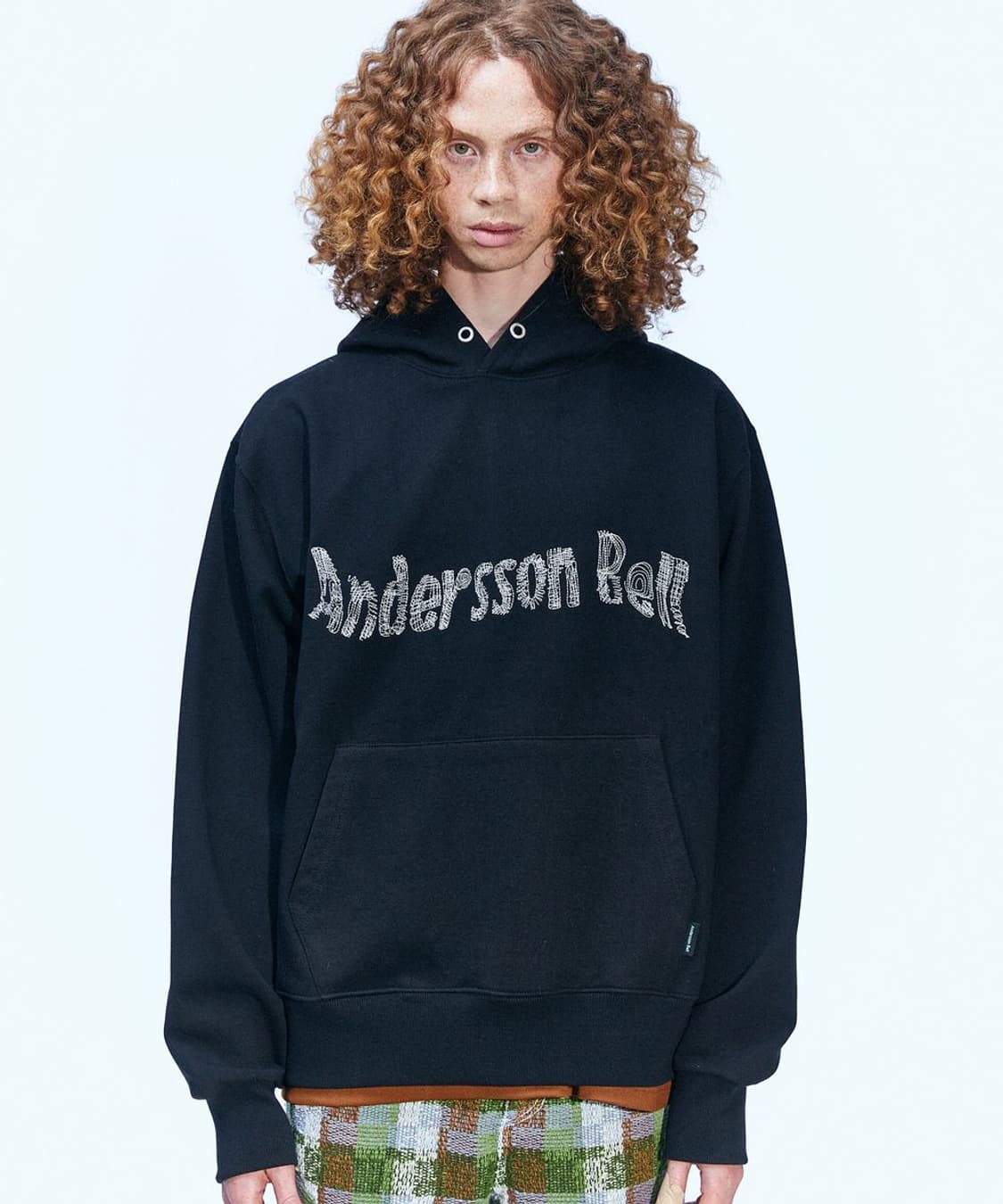 앤더슨벨 로고 자수 후드티 상품이미지1