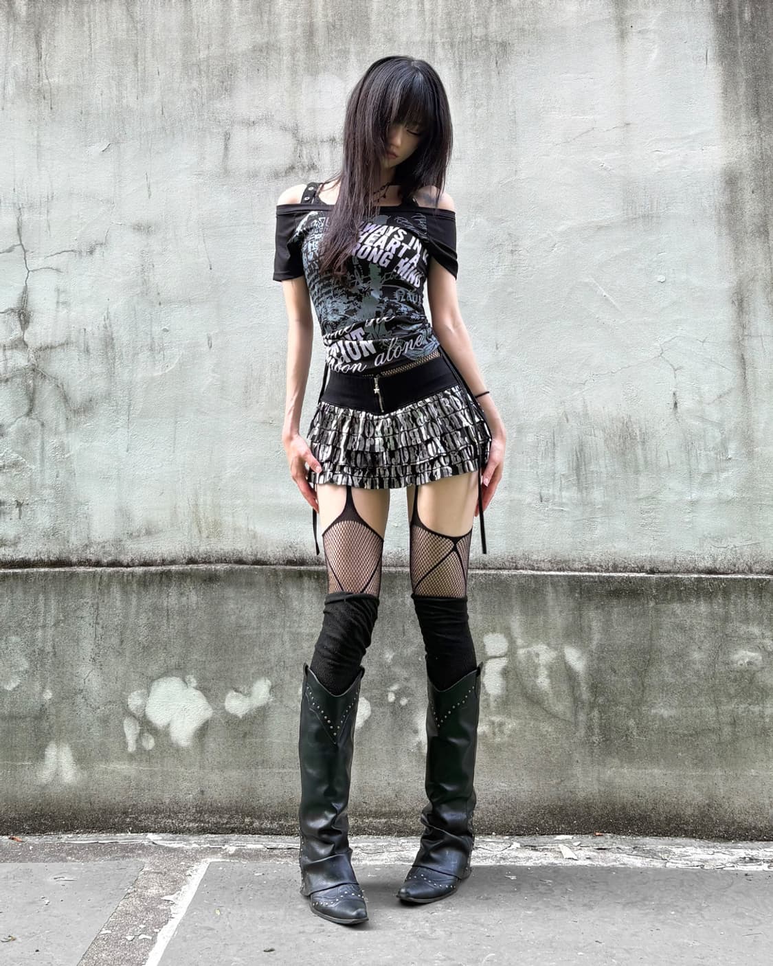 00‘s Punk Off-shoulder lettering top 상품이미지1