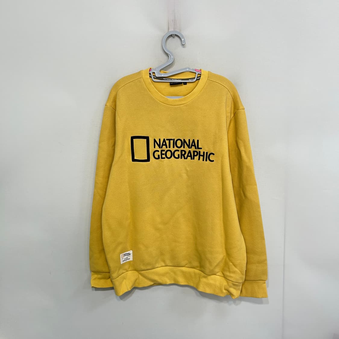 내셔널지오그래픽 남성 머스타드 맨투맨 100 상품이미지1