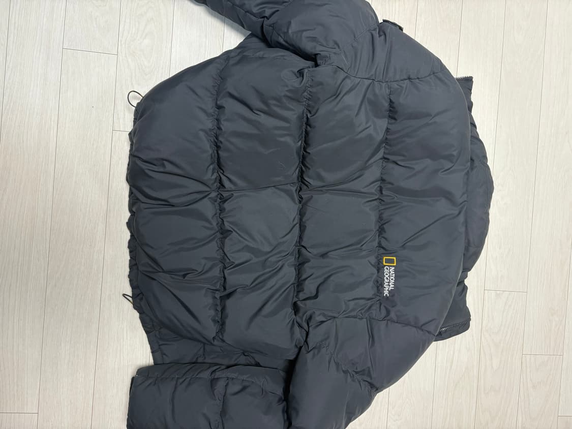 내셔널 패딩 블랙색상 팝니다 상품이미지3