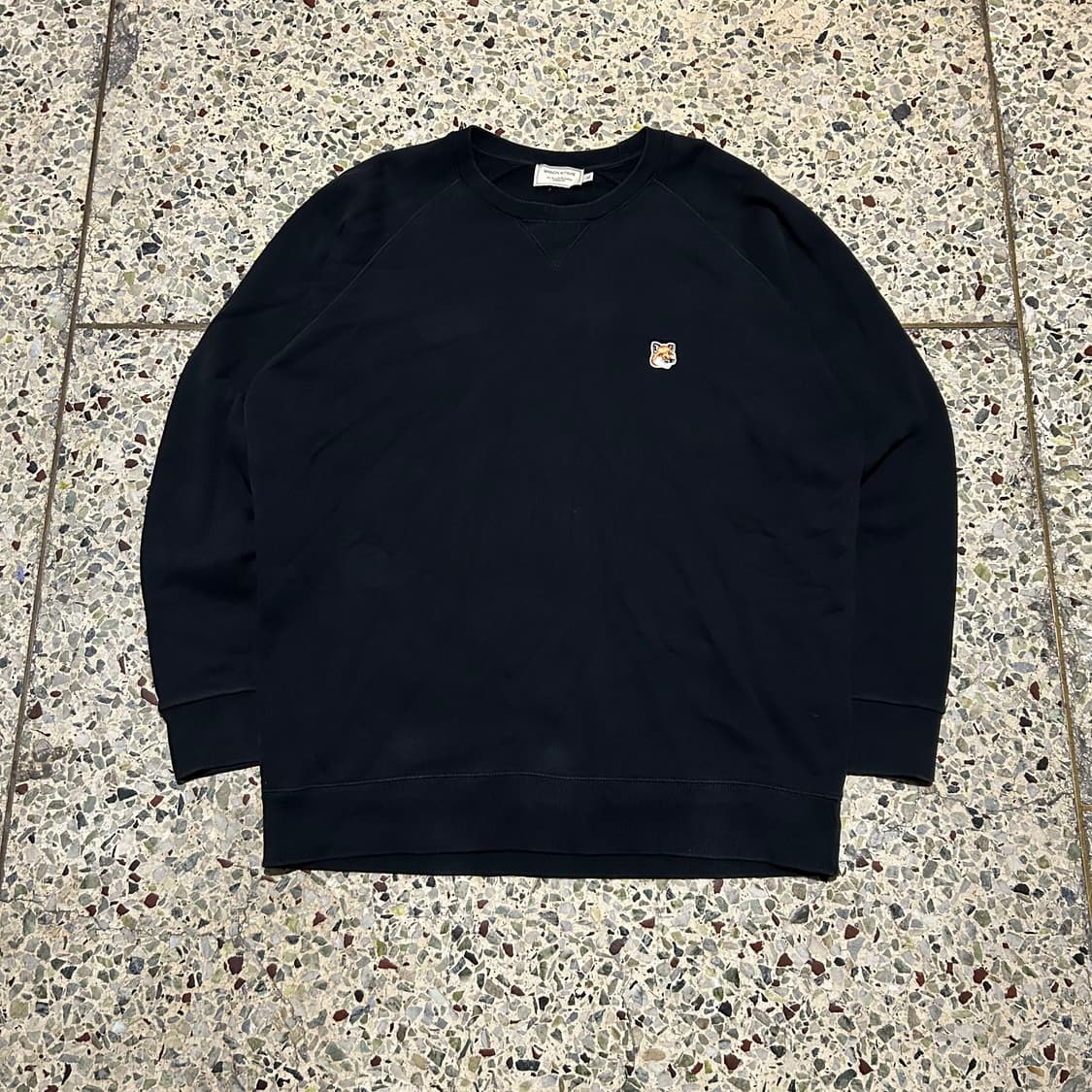 메종키츠네 블랙 로고 맨투맨 상품이미지1