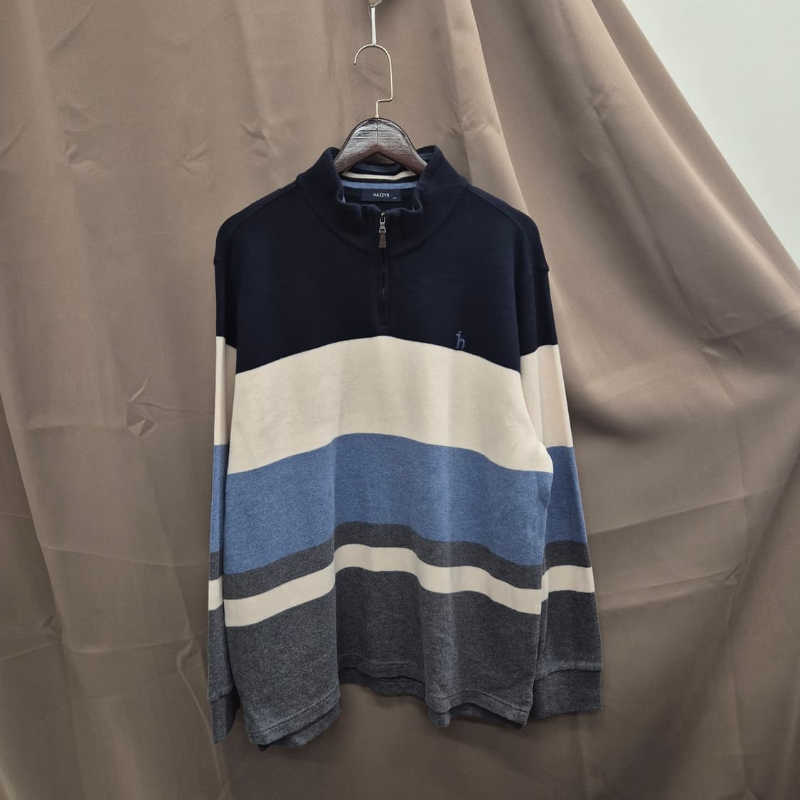 해지스 스트라이프 하프넥 니트 115 상품이미지1