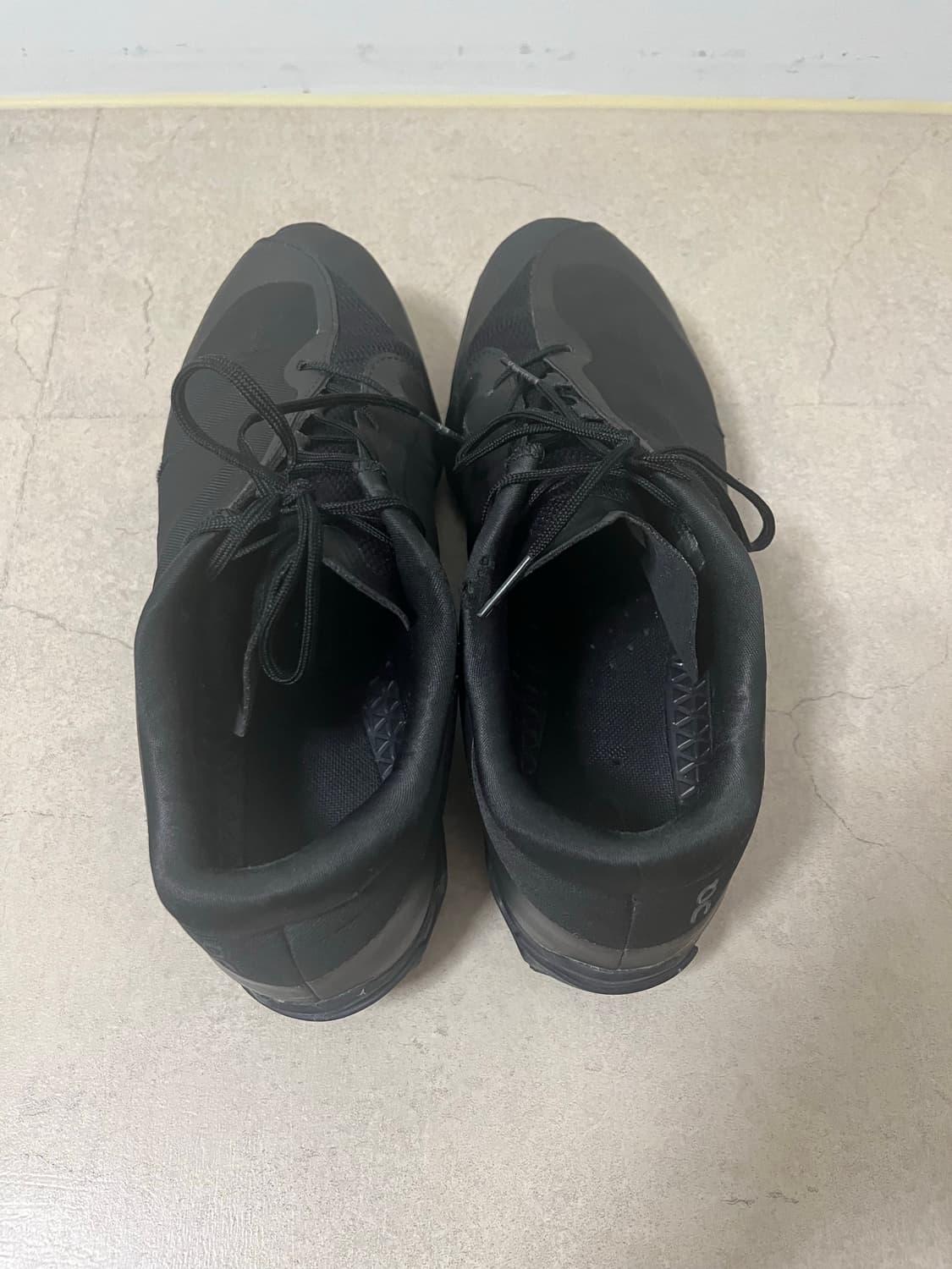 온러닝x포스트아카이브팩션(파프) 클라우드 벤쳐 피크 올블랙 260 상품이미지5