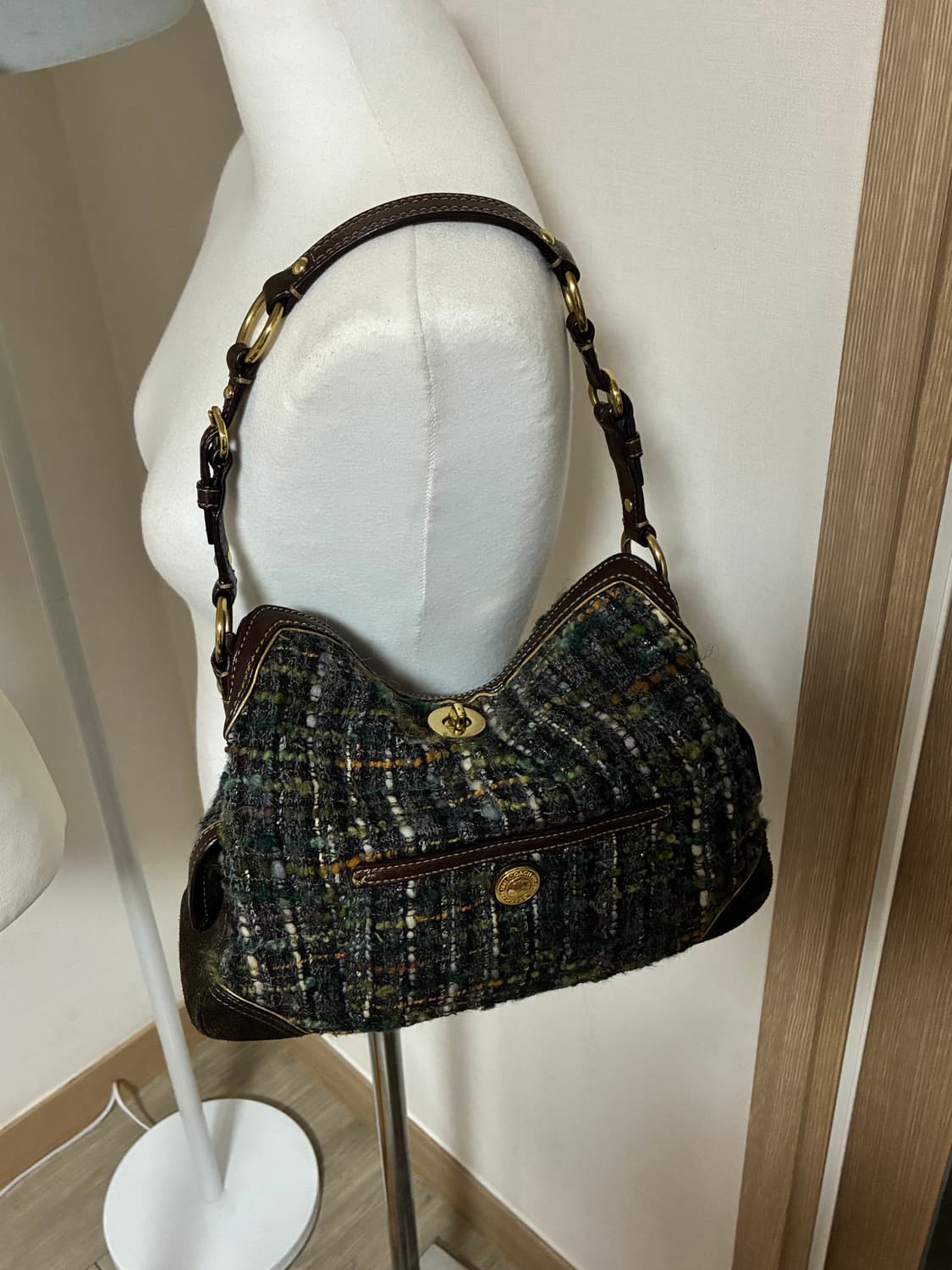 코치 트위드 토트백 상품이미지1