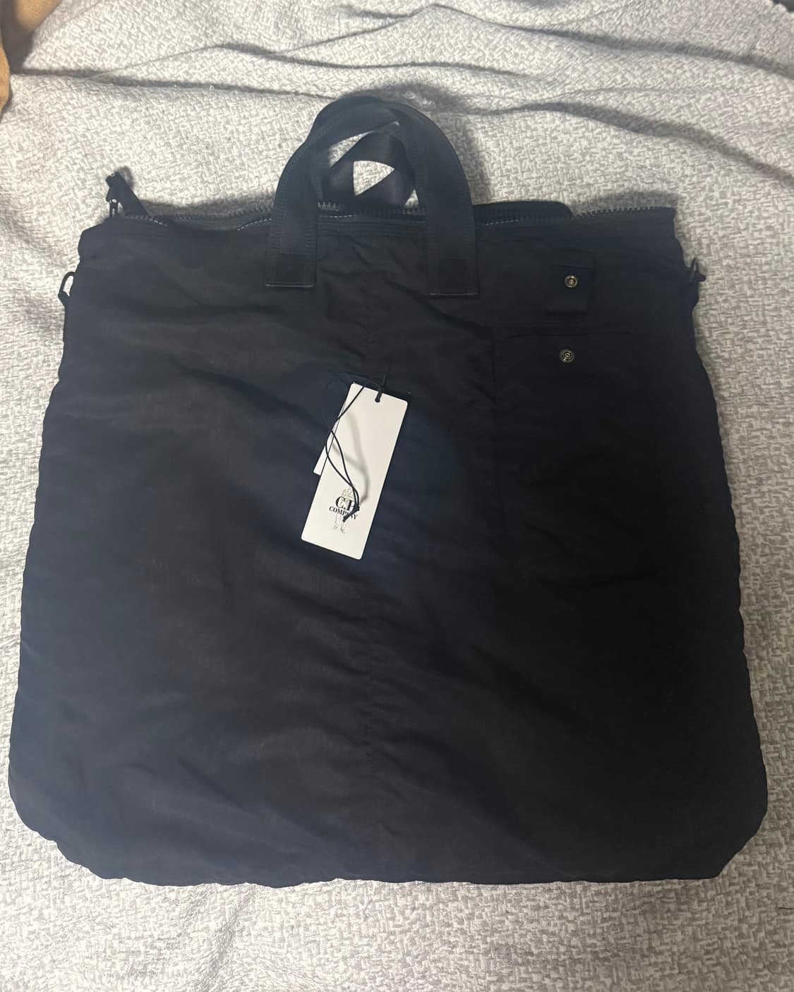 cp 컴퍼니 헬멧백 검정색 팝니다 상품이미지2