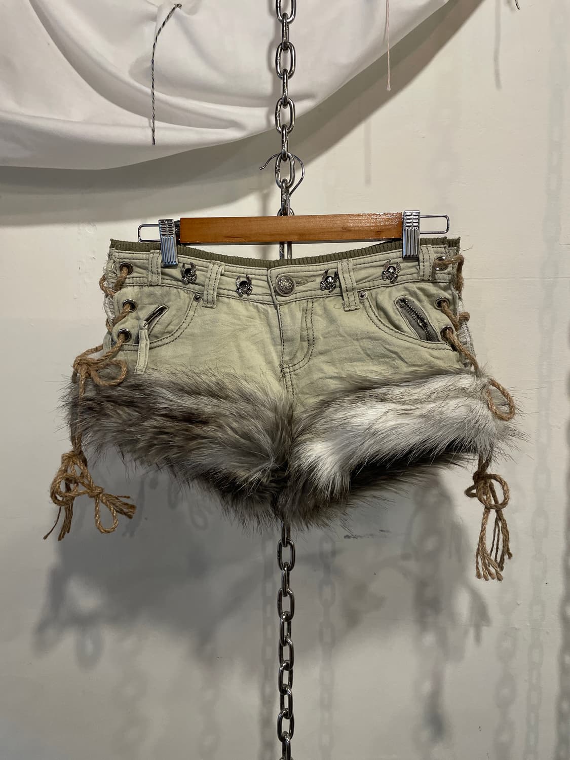 스컬 스터드 아일렛 그린 퍼 숏팬츠 펑크 갸루 상품이미지3