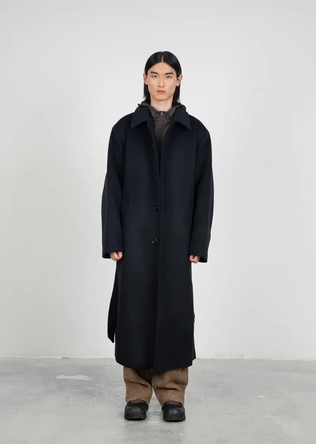[M] 아모멘토 24FW 싱글 블랙 롱 코트 상품이미지4