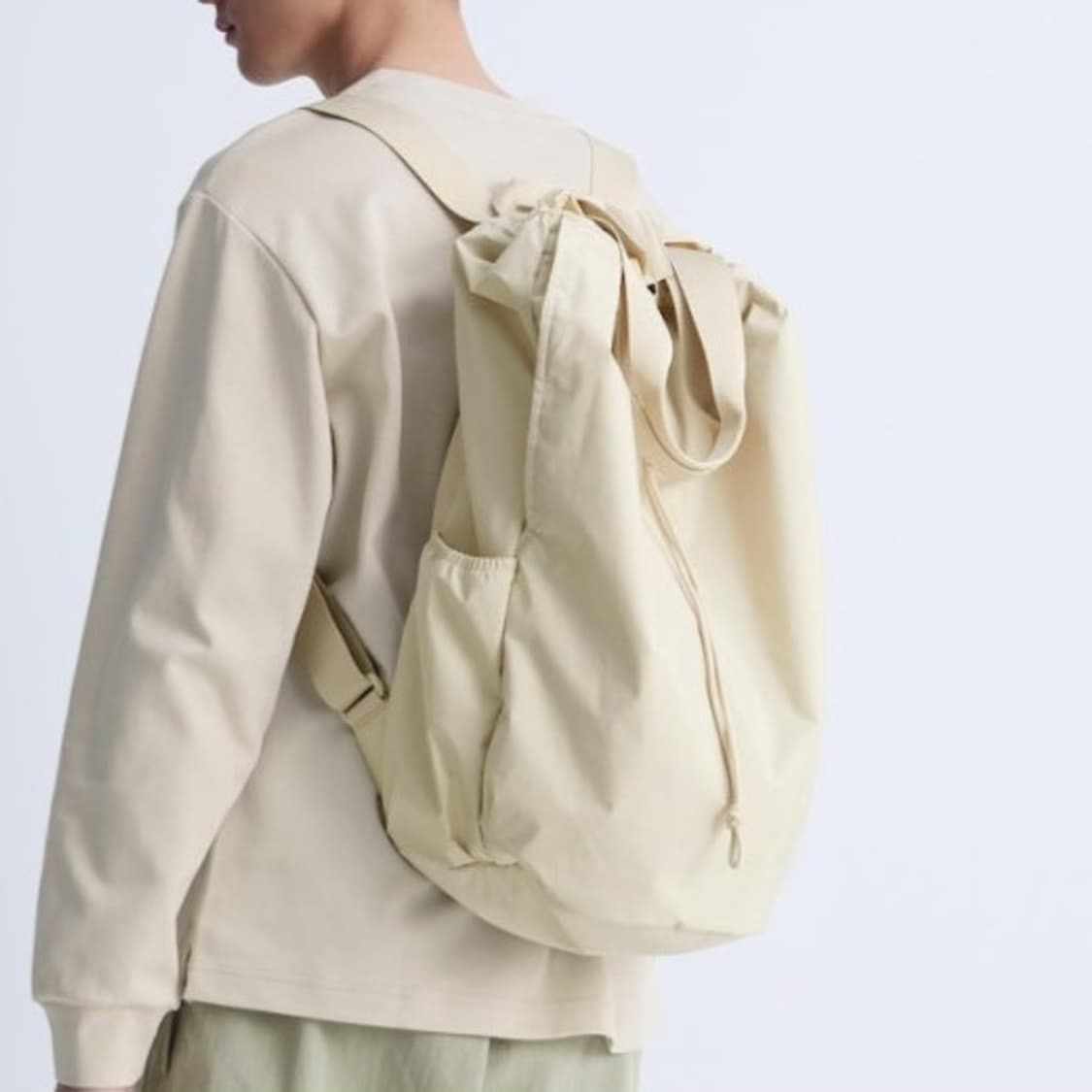 유니클로 드로우스트링 백팩 블랙 상품이미지2