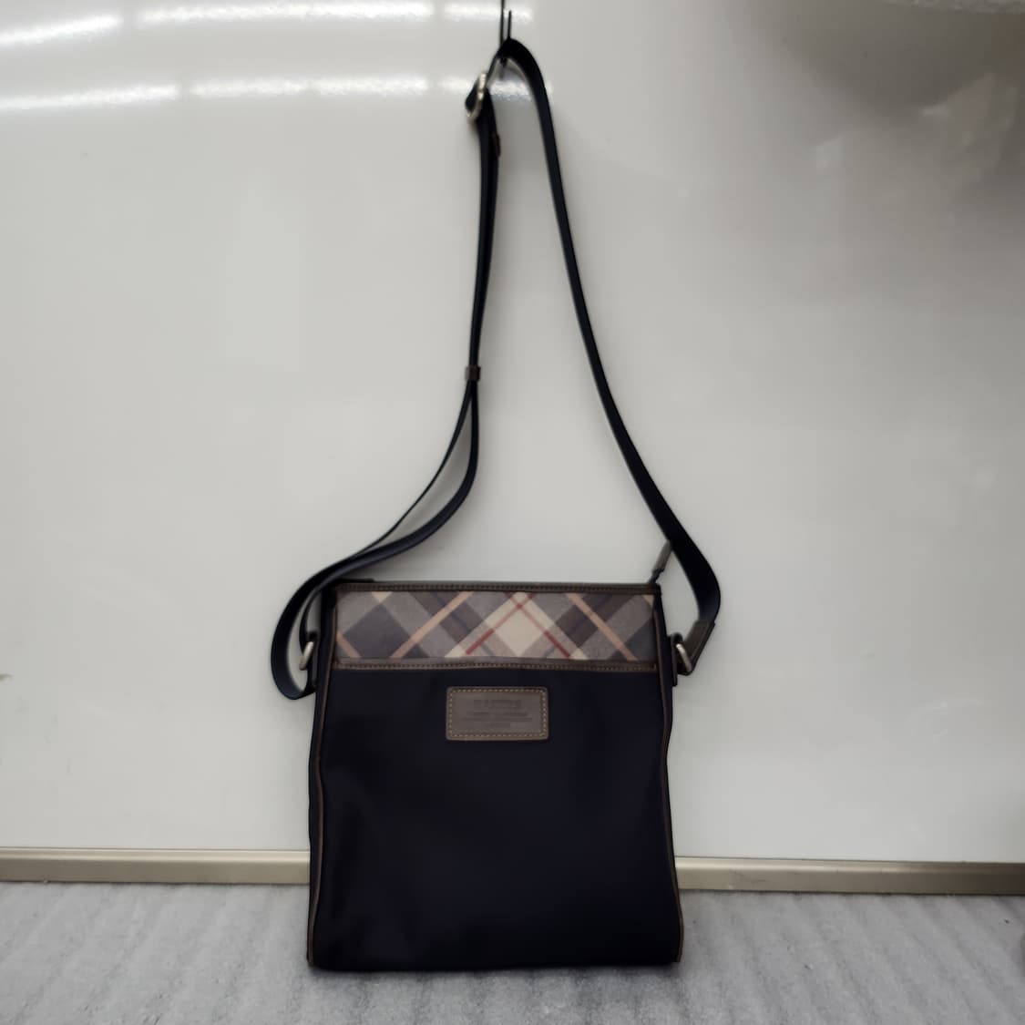 헤지스 정품 크로스백 25x24cm 상품이미지1