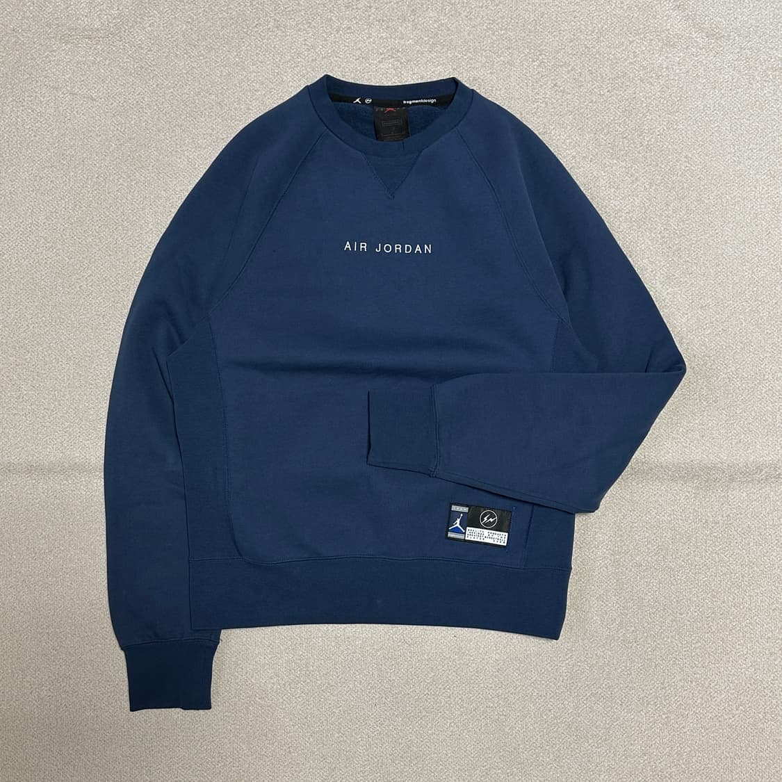 에어조던 X 프라그먼트 크루넥 맨투맨 상품이미지1