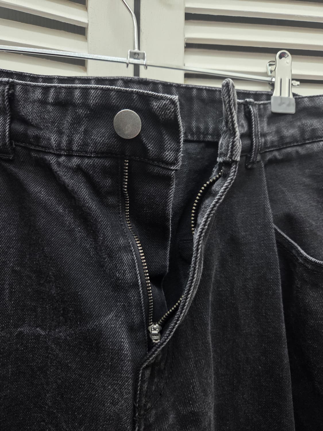 쿠어 와이드핏 블랙 데님 팬츠 상품이미지3