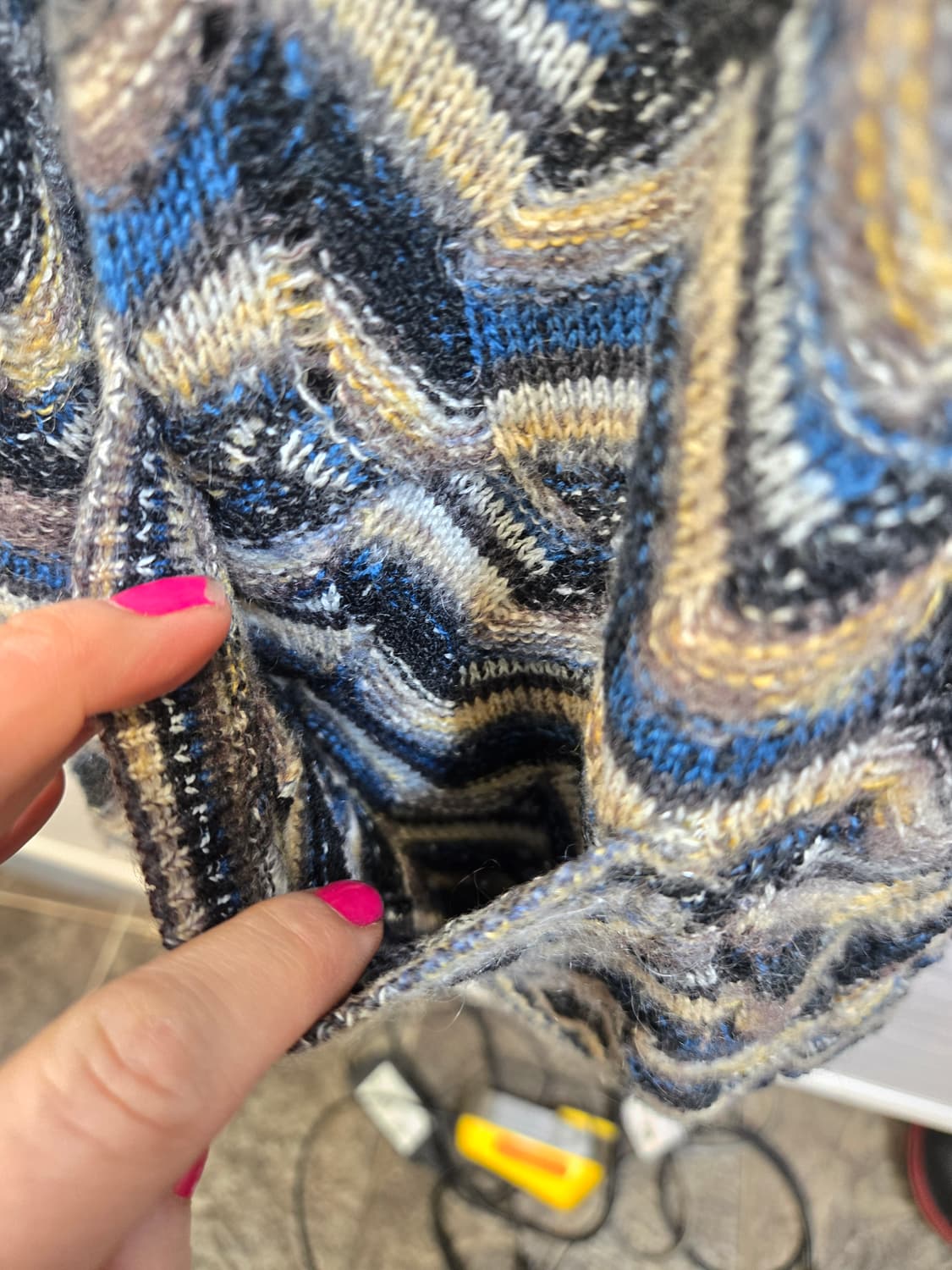 미쏘니 스포츠쉐브론 패턴 가디건ㄴ 상품이미지3