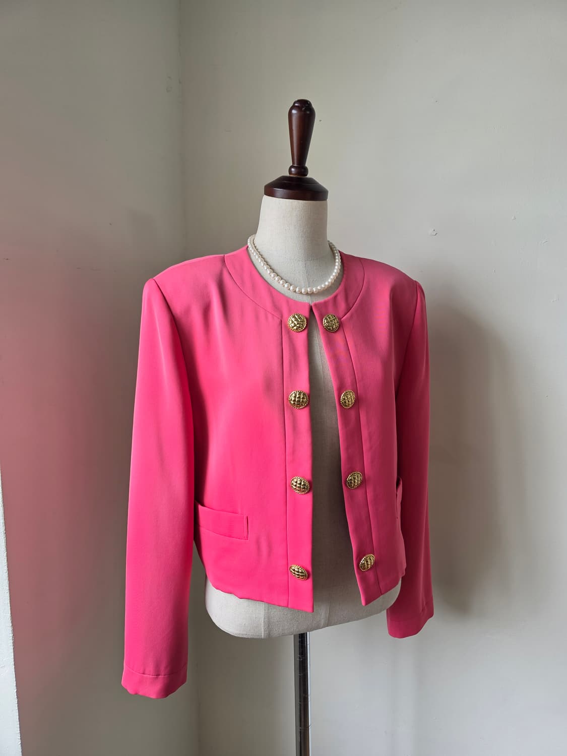 핑크 금장 버튼 원 후크 노카라 자켓 상품이미지2