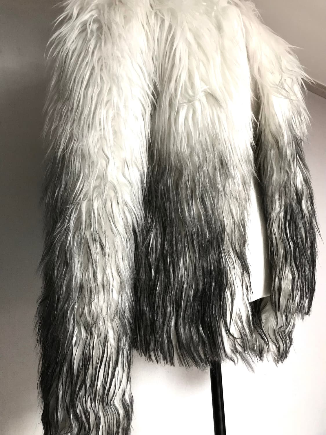 Nache Shaggy Ombre Faux Fur Jacket 상품이미지3