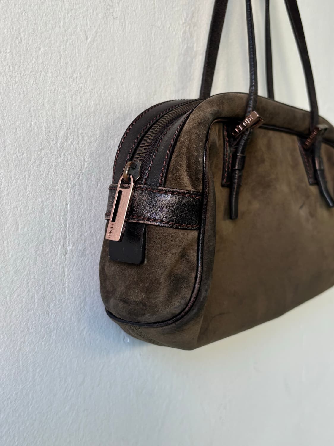 펜디 스웨이드 미니 보스턴 상품이미지5