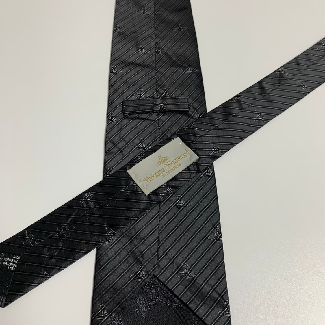 비비안웨스트우드 명품 스트라이프 모노그램 넥타이 A등급 9cm 상품이미지5
