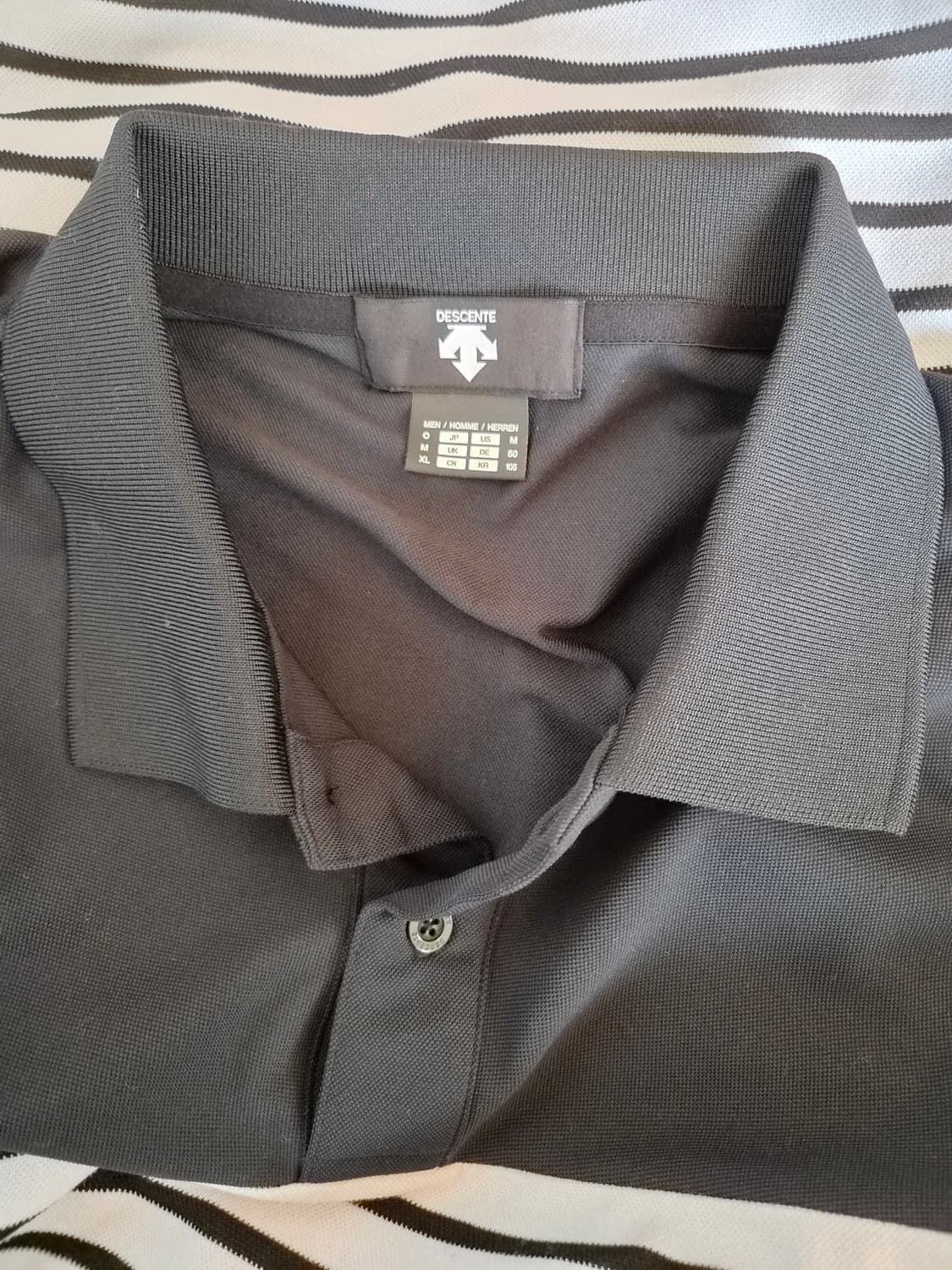 데상트 남성 블랙배색반팔PK카라티셔츠 105사이즈 상품이미지7