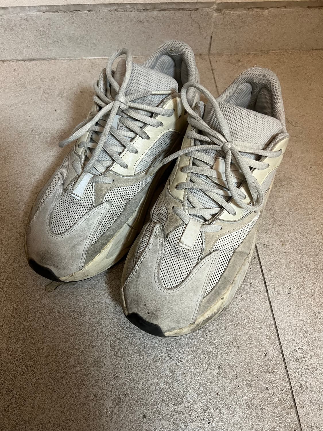 아디다스 이지 부스트 700 아날로그 2019 상품이미지1