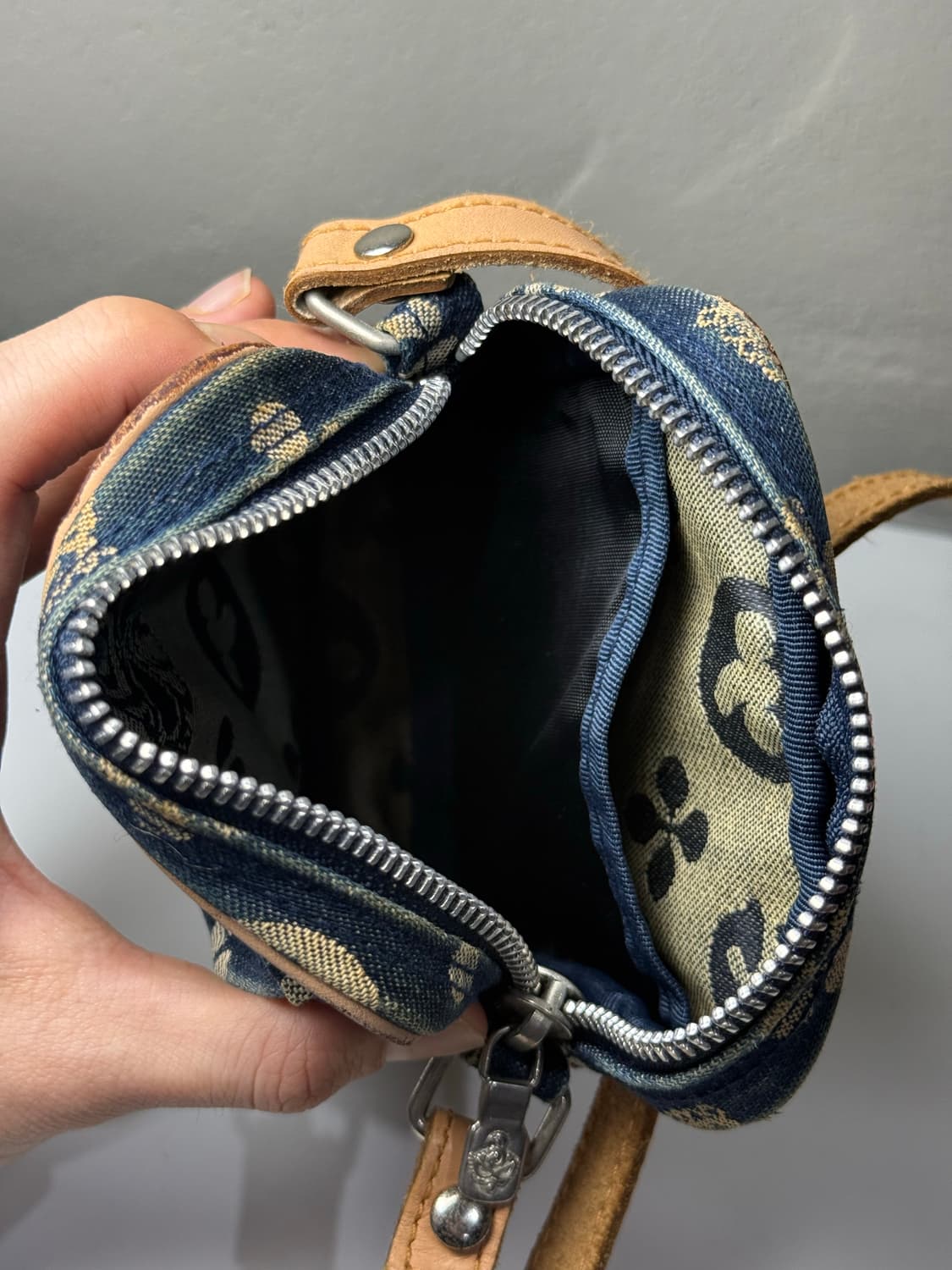 히스테릭 글래머 아카이브 시그니처 모노그램 가죽 숄더백 가방 상품이미지6