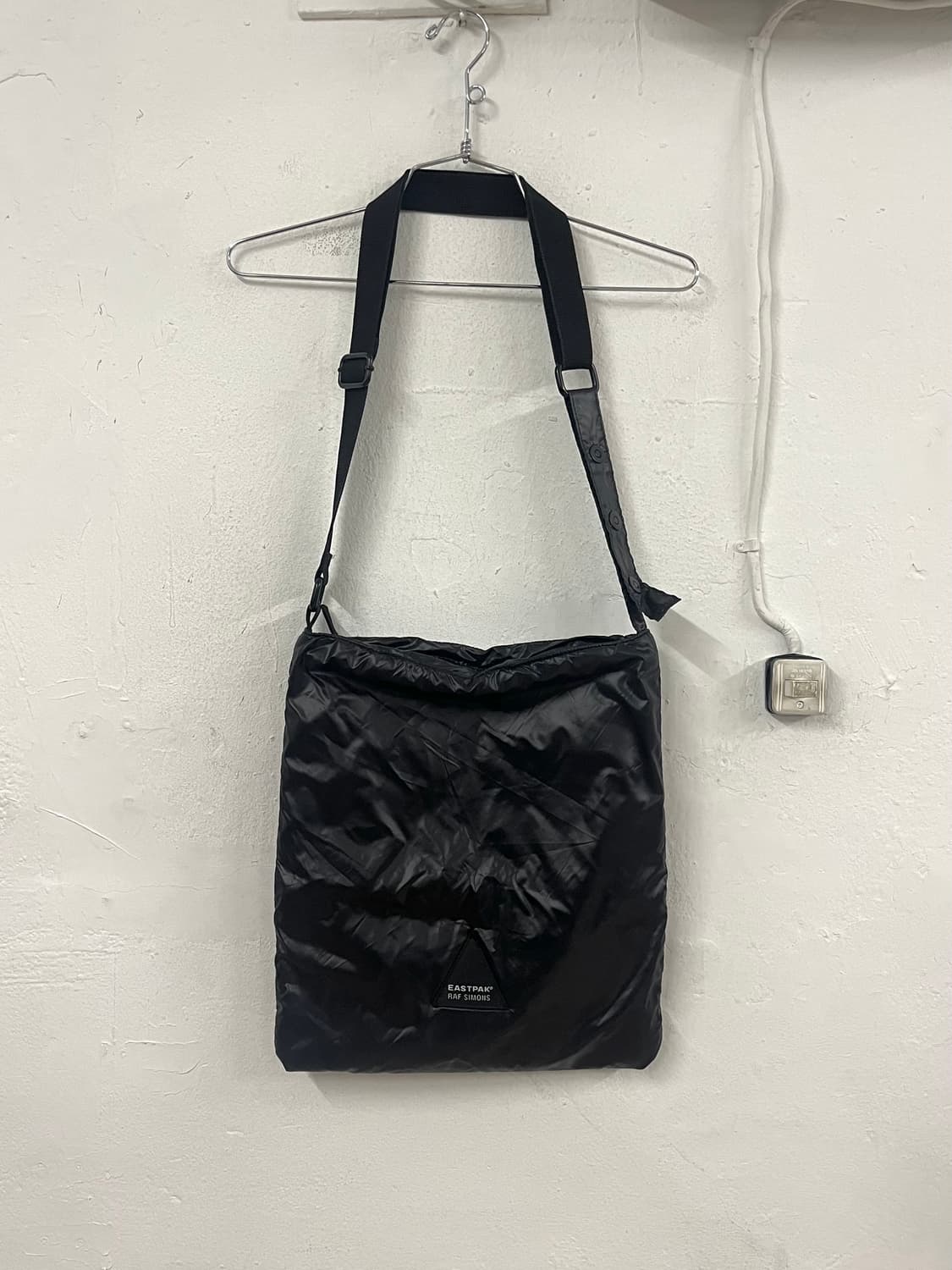라프시몬스 이스트팩 2008 아카이브 패디드백 상품이미지2