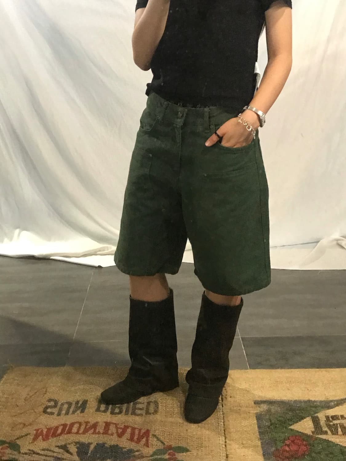 green bermuda shorts  상품이미지5