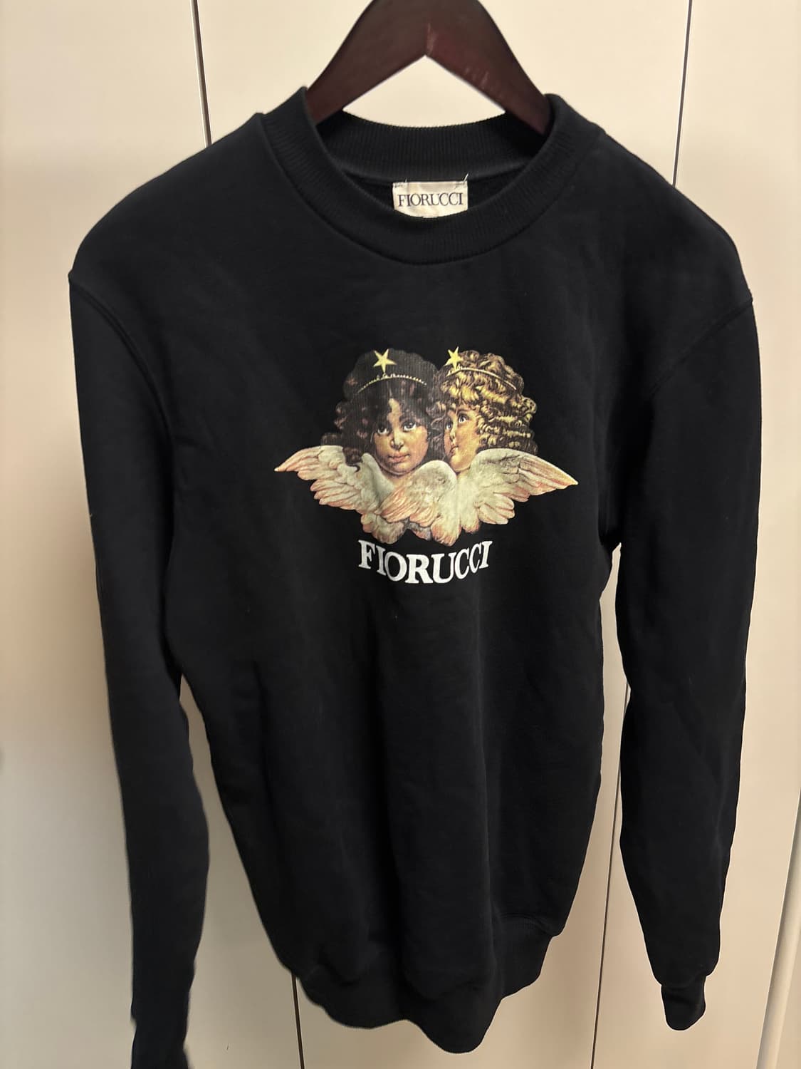 FIORUCCI 블랙 천사 기모 맨투맨 XS 상품이미지1