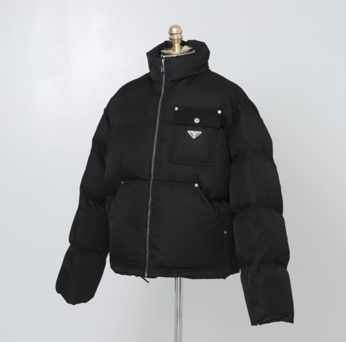 프라다 남자 크롭 다운 패딩팔아요 상품이미지2