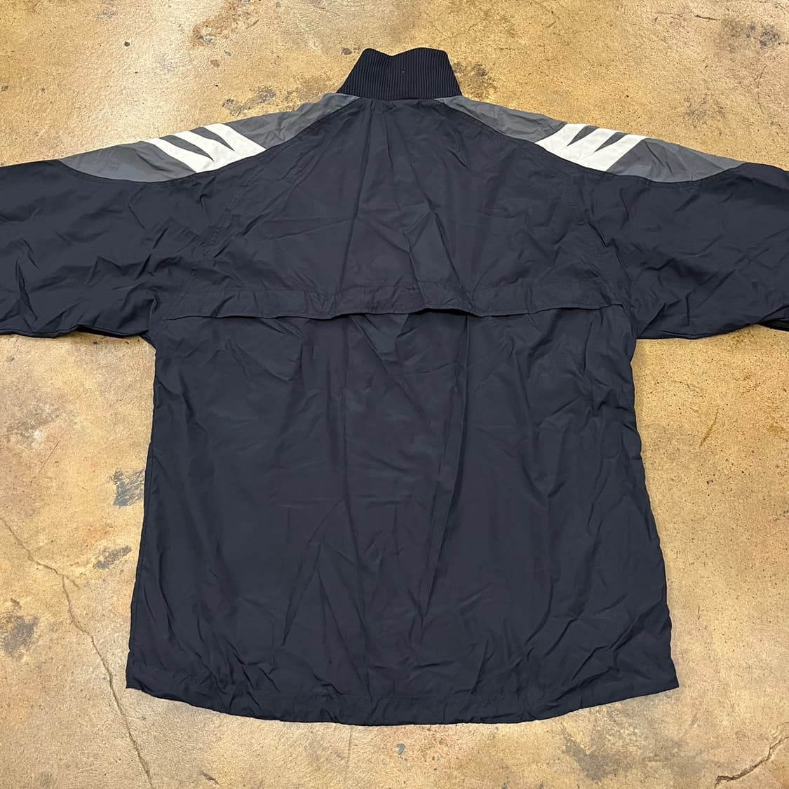 [정품] 아디다스 블랙 바람막이 져지 b17 상품이미지4