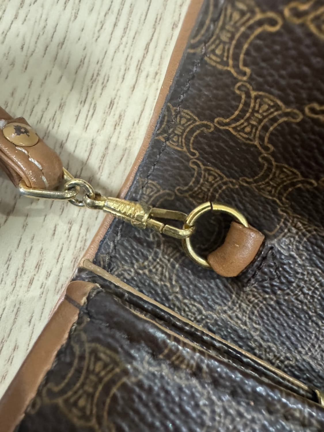 셀린느 마카담 숄더백 상품이미지4