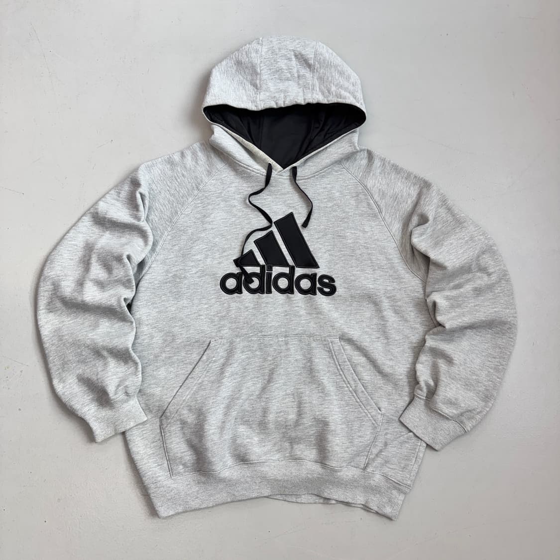 아디다스 올드스쿨 빅로고 오버핏 후드티  [Price] 35,000  [ 상품이미지2