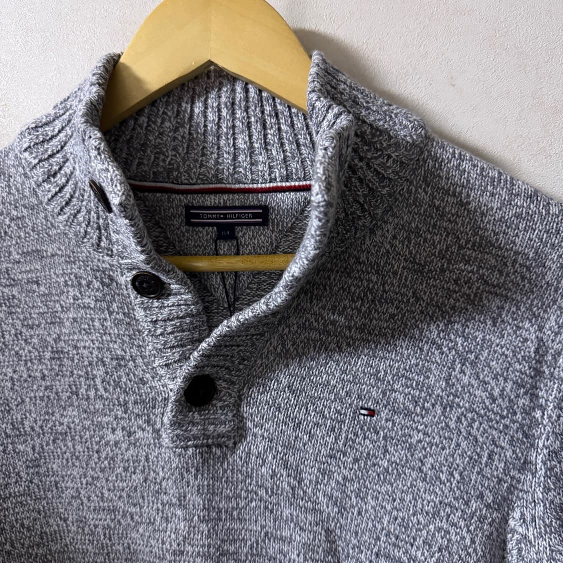 타미힐피거 아크릴 버튼 니트 (66정도) 상품이미지1