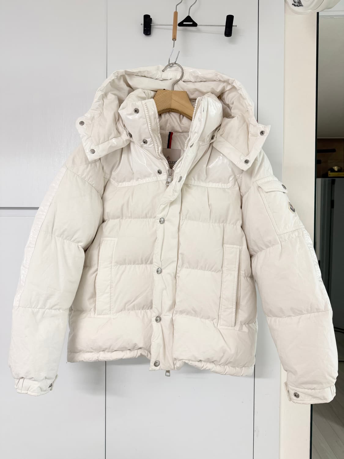 몽클레어 여성 숏패딩 어이보리 2사이즈 상품이미지1