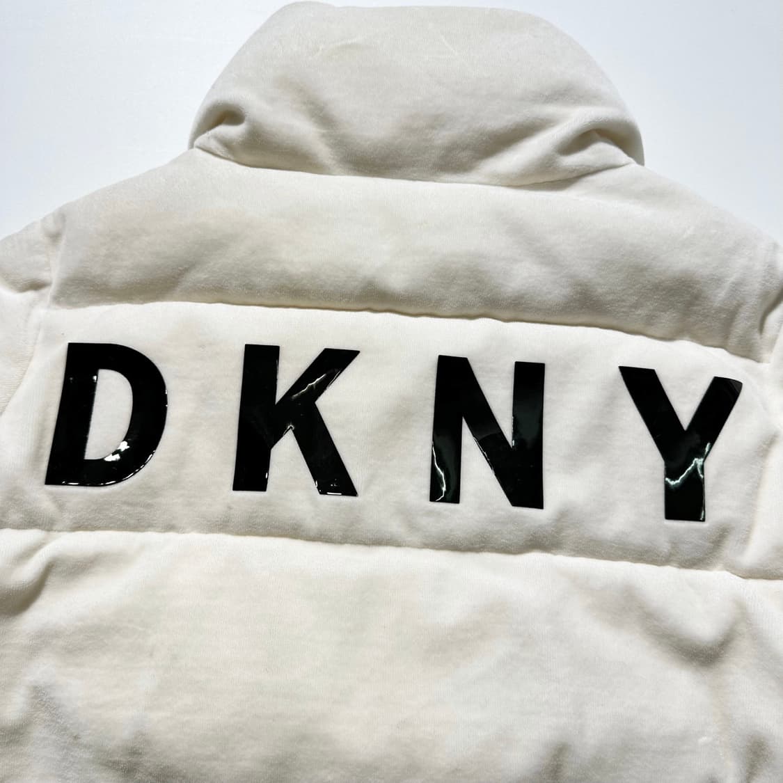 DKNY 백로고 푸퍼 패딩  상품이미지5