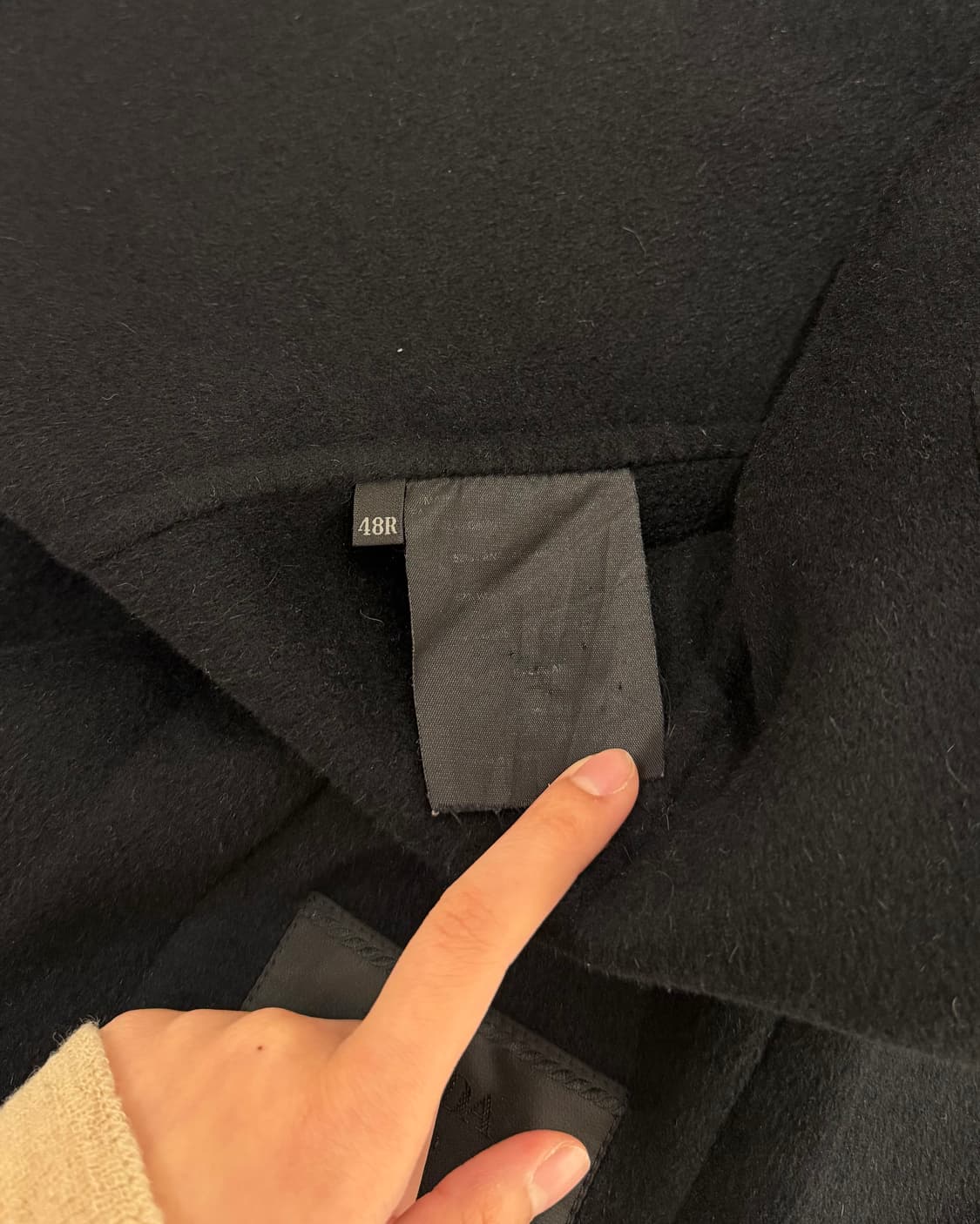 프라다 블랙 싱글 울 미들 코트 상품이미지8