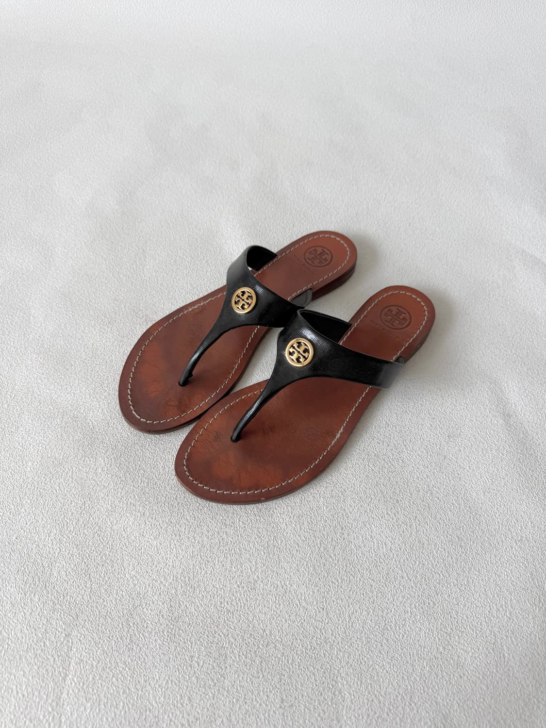 [6.5M]토리버치(TORYBUCH) 레더 플리플랍 슬리퍼 상품이미지3