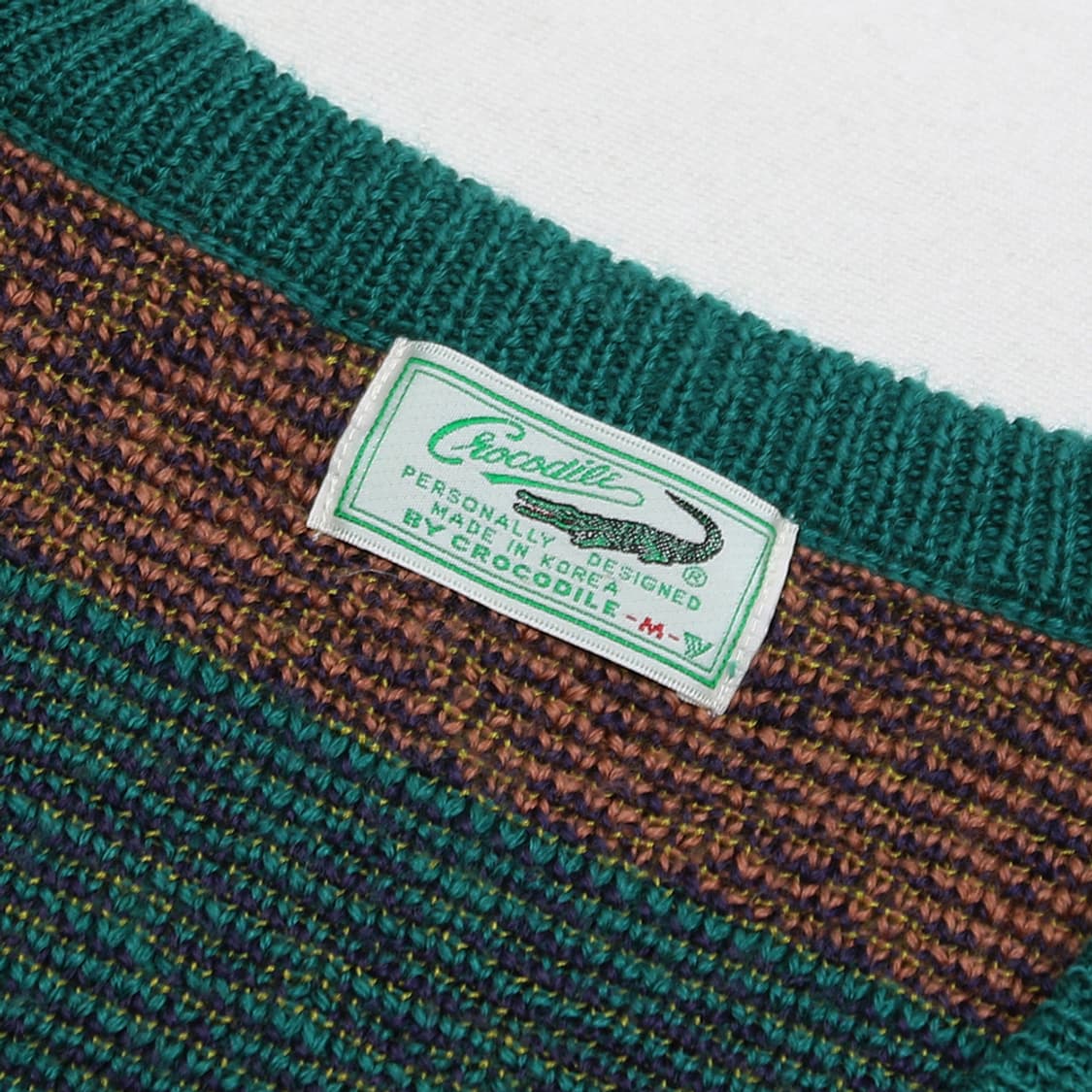 (착용컷) 크로커다일 패턴 브이넥 니트 (남성용 103) 상품이미지5