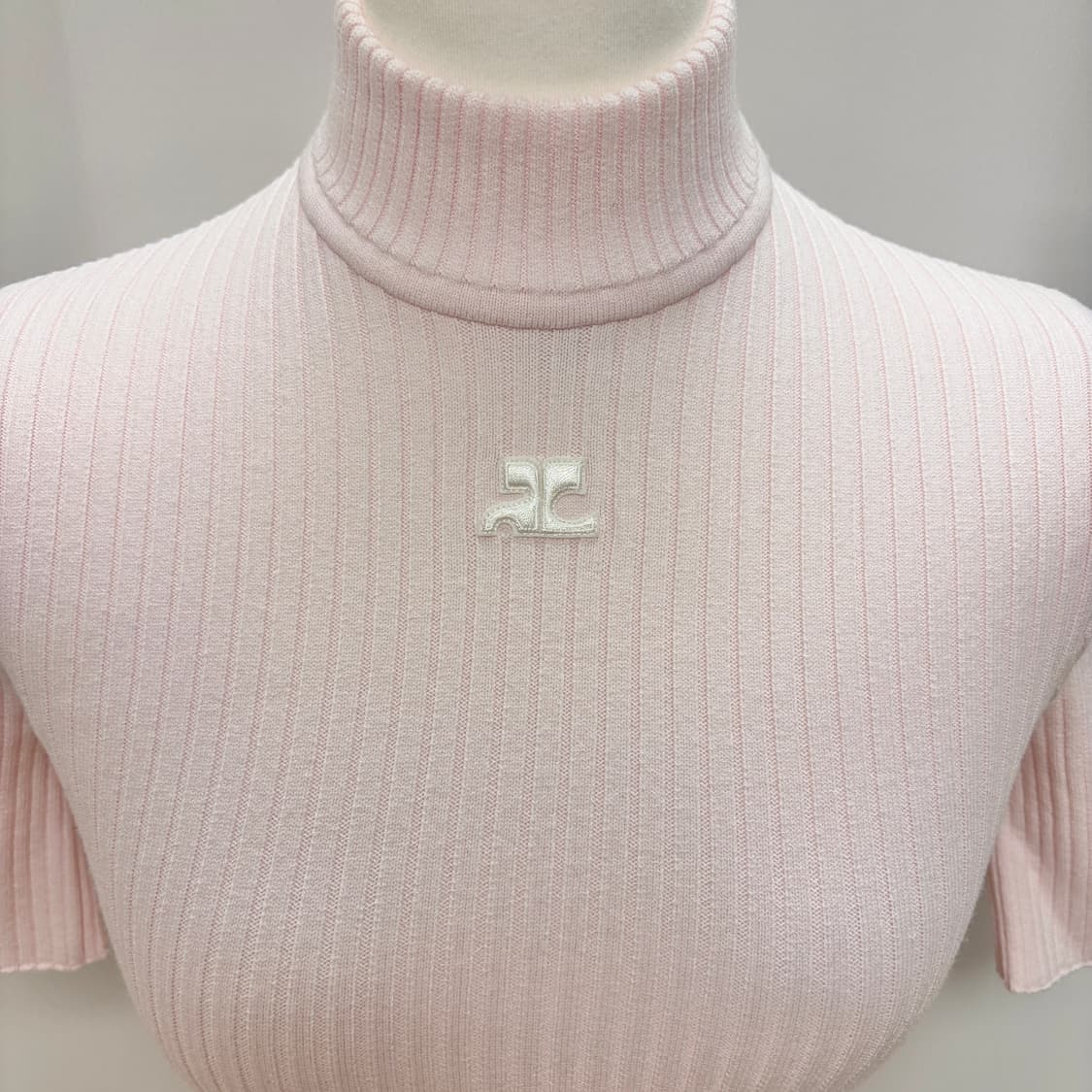 꾸레쥬 핑크 골지 반팔 니트 상품이미지4