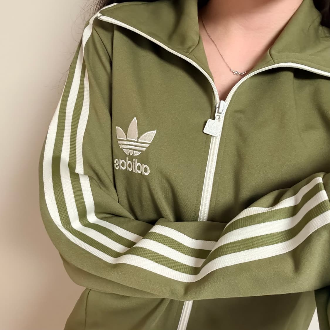 아디다스 대대장 올리브 카키 말차 녹차 져지 트랙탑 상품이미지1