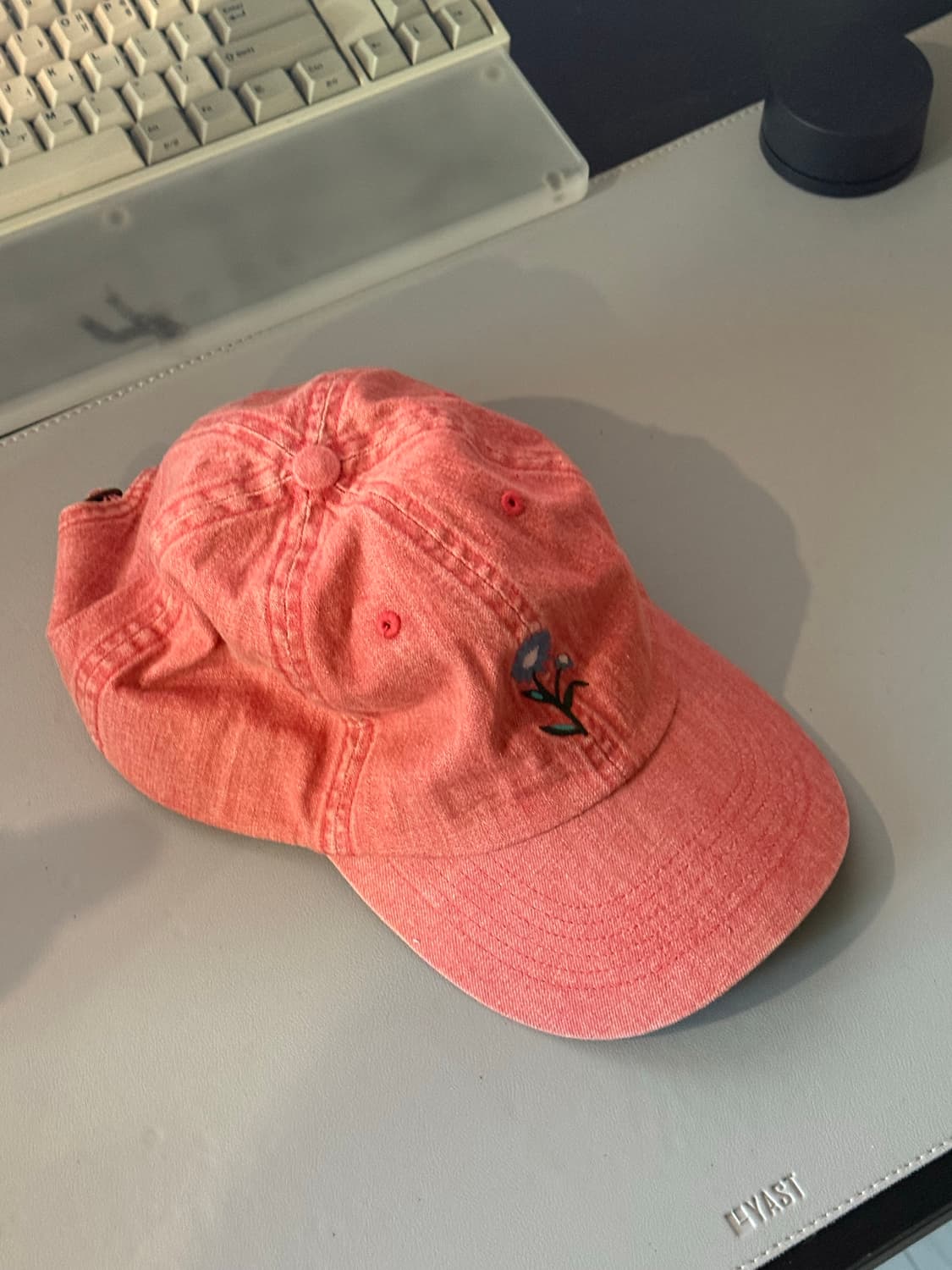 유니클로 jw앤더슨 분홍색 볼캡 상품이미지3