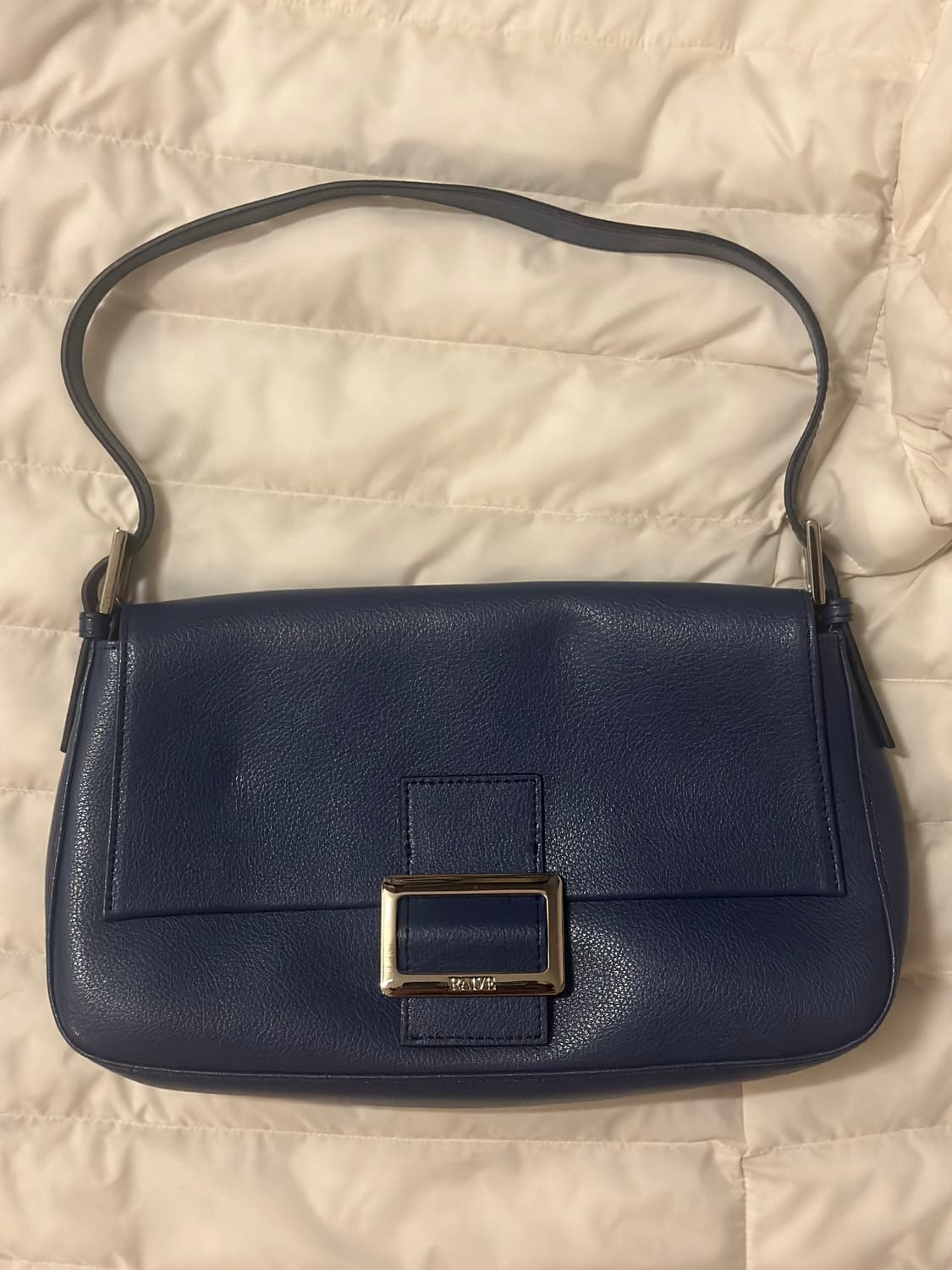 레이브 가죽 숄더백 상품이미지1