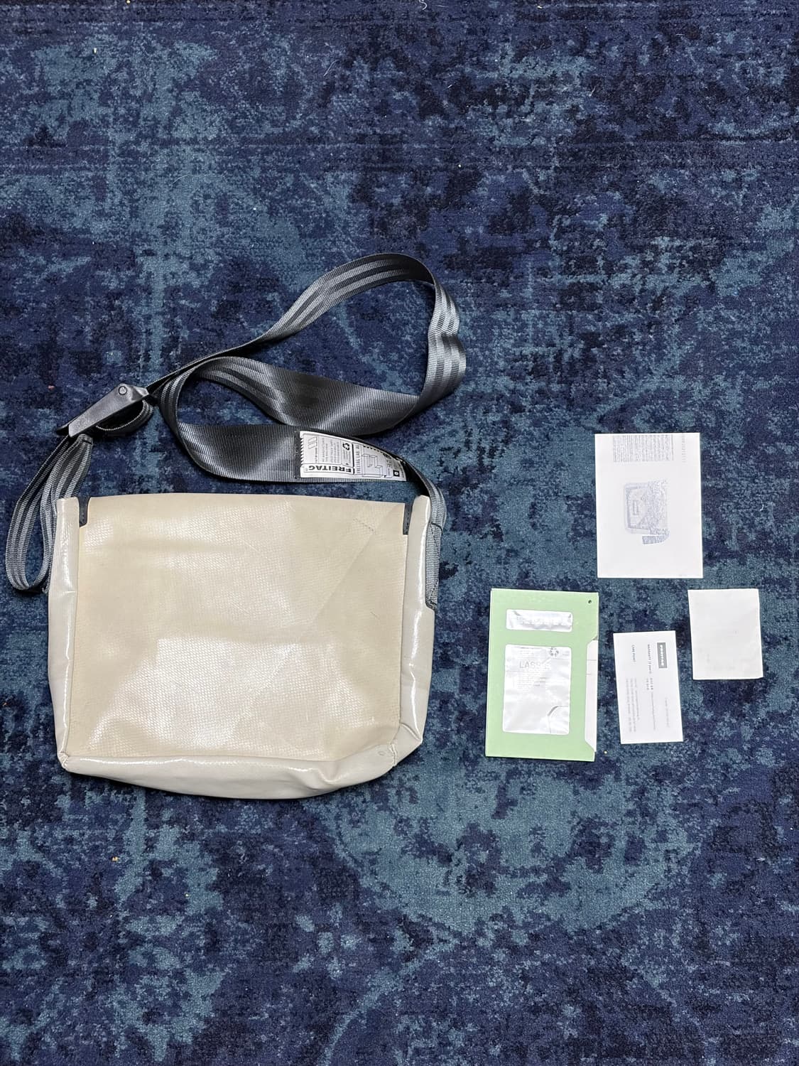 프라이탁 라씨 그레이 블랙 상품이미지4