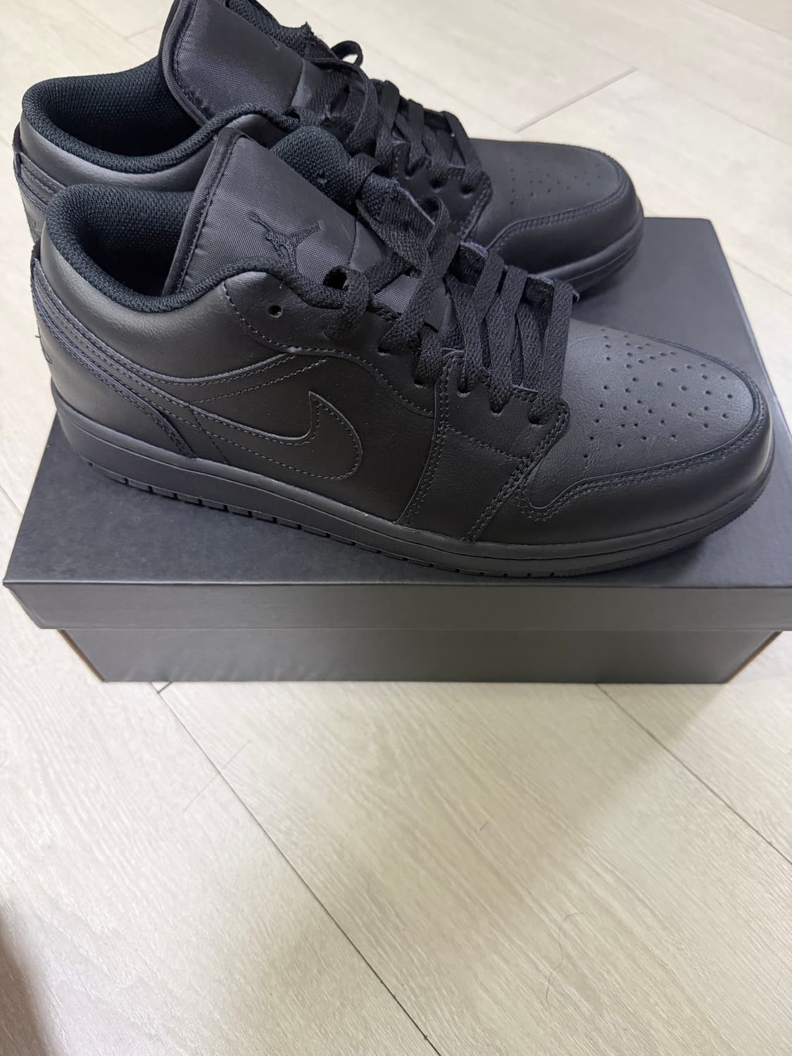 나이키 에어 조던 1 로우 블랙 새제품 상품이미지2