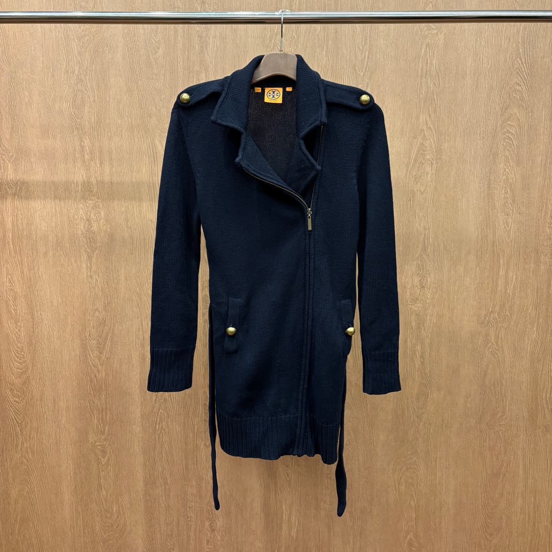 토리버치 롱 니트 가디건 자켓 허리 스트랩 골드 버튼 지퍼 디테일 네이비 상품이미지2
