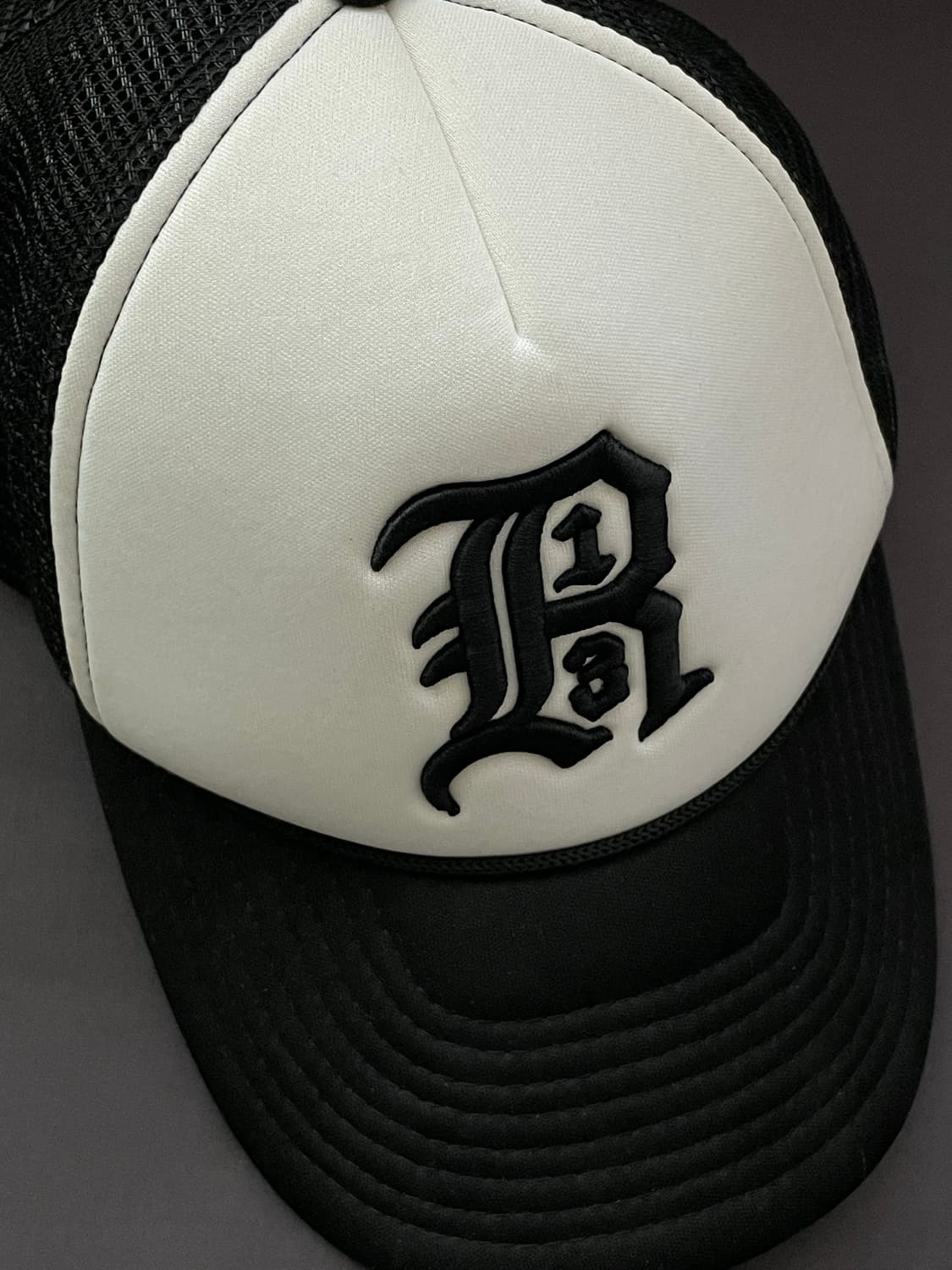 R13 트러커 로고 모자 상품이미지1