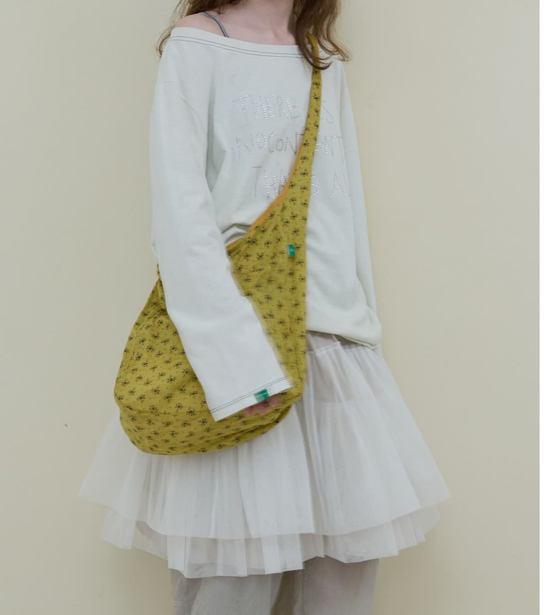 노컨텐츠 플라워 크로스백 상품이미지1