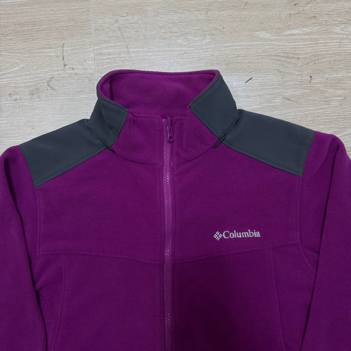 컬럼비아 자수로고 후리스 점퍼 상품이미지2